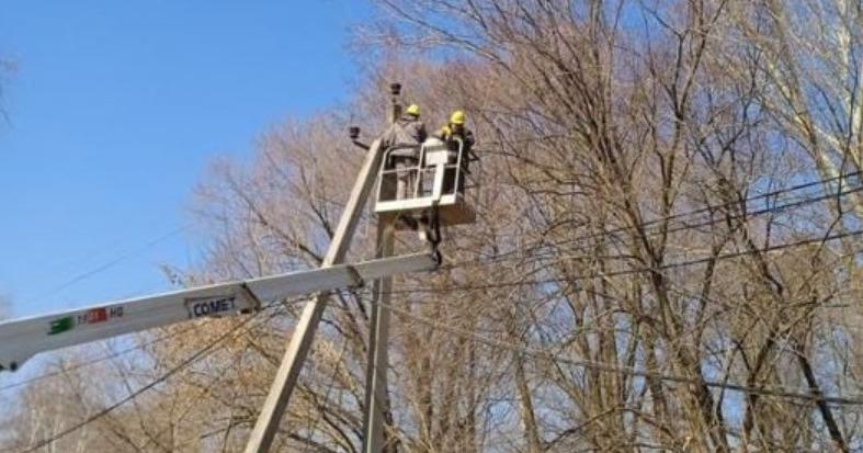 На Дніпропетровщині енергетичні об'єкти стали мішенню для обстрілу, повідомляє ДТЕК.