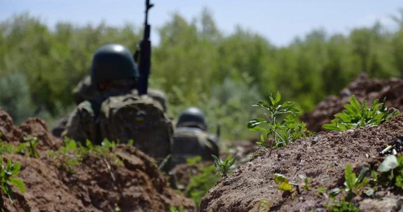 Існує небезпека потрапити в оточення: українські військові проаналізували обстановку біля Селидового.