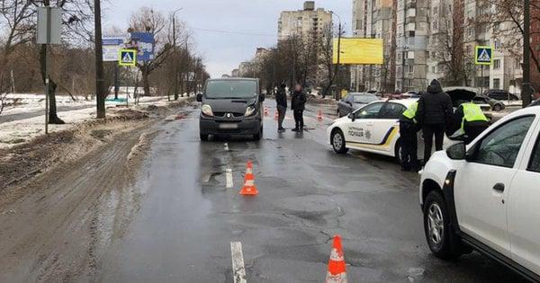 18-річний водій мікроавтобуса отримав відстрочку від покарання за фатальну аварію в Хмельницькому.