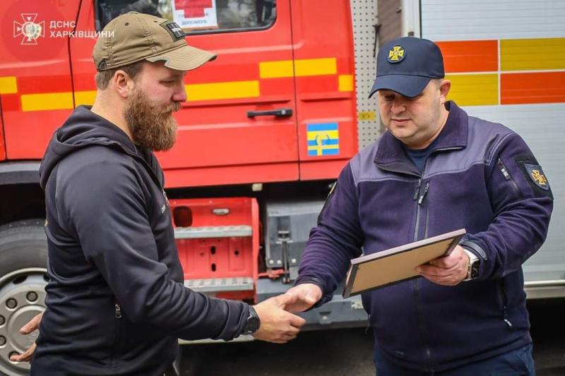 Харківські пожежники отримали нову автоцистерну від Швеції | Новини Харкова та України - АТН